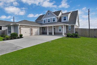9602 Meadowlands Cir, Mont Belvieu, TX 77523