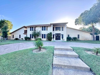 320 Merlin Rd, Laredo, TX 78041