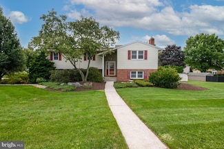 716 N Maple St, Fleetwood, PA 19522