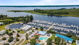 908 Crooked Creek Dr, Fairfield Harbour, NC 28560