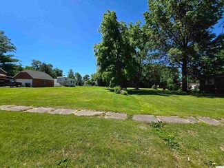 730 Locust St, Carthage, IL 62321
