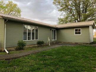 96 Railroad St, Shattuc, IL 62231
