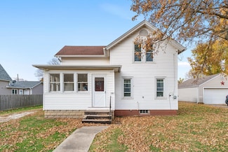 826 S Ottawa St, Earlville, IL 60518