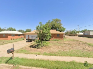 1213 9th St, Shallowater, TX 79363