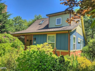 2040 Overleaf Loop, Yachats, OR 97498