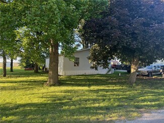 436 N Broadway St, Lovington, IL 61937
