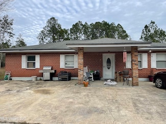 13056 Hudson Krohn Rd, Biloxi, MS 39532