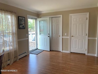 16 Banning Ct, Toms River, NJ 08757
