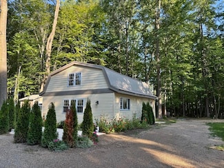 9140 Beech St, Lake, MI 48632