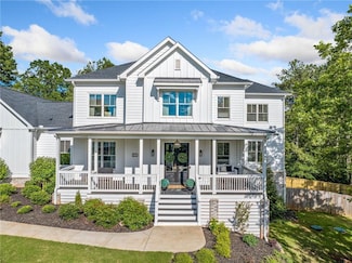 200 Whispering Pines Dr, Woodstock, GA 30188