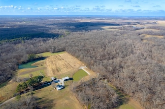 4868 Foxtail Ln, Tamaroa, IL 62888