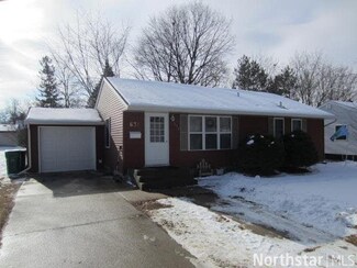 630 630 E 4th St, Litchfield, MN 55355