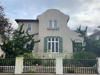 130 E Olive St, Long Beach, NY 11561