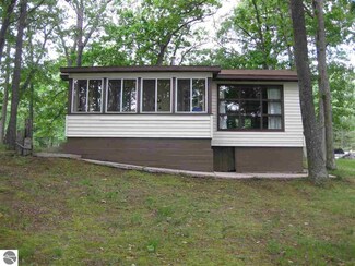 2787 Island Lake Dr, National City, MI 48748