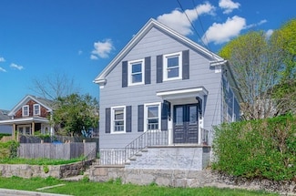 17 Harrison St, New Bedford, MA 02740