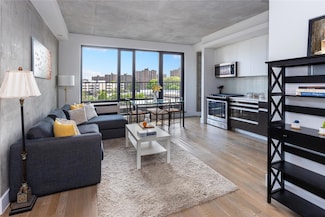 225 E 138th St Unit 506, Bronx, NY 10451