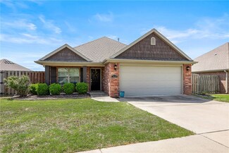 3529 W Foxtail Lily Ln, Fayetteville, AR 72704
