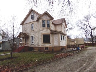 223 W Vine St, Piper City, IL 60959