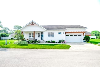 4305 W Coyote Run Ct, Muncie, IN 47304