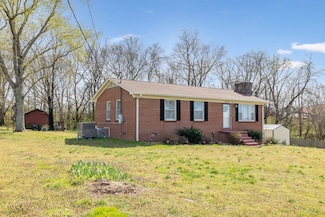 4041 Hampshire Pike, Hampshire, TN 38461