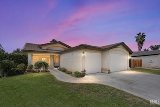 5820 Summer Cypress Dr, Bakersfield, CA 93313