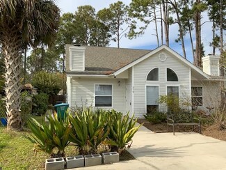 219 Whispering Pines Cir, Apalachicola, FL 32320