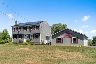 5 Lawrence St, Pepperell, MA 01463