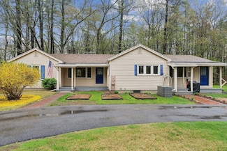 29 Pine St, Rollinsford, NH 03869