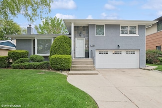 4253 Grove St, Skokie, IL 60076