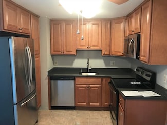 73 Nicholas Rd Unit I, Framingham, MA 01701