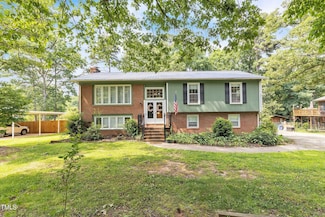 2712 Pebblebrook Dr, Sanford, NC 27330