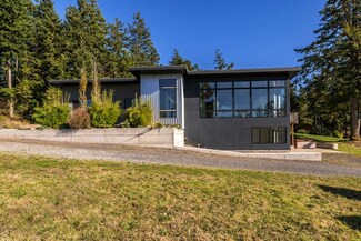 9773 Dan St, La Conner, WA 98257