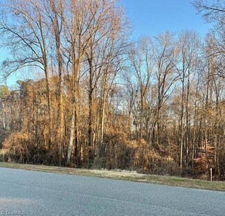 147 Northcrest Dr, Stokesdale, NC 27357