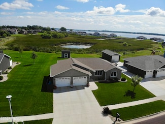 1720 36th St SW, Watertown, SD 57201