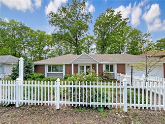 426 Steven Blvd, Cleveland, OH 44143