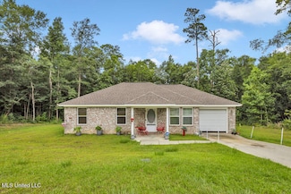 1084 Koloa Ct, Diamondhead, MS 39525