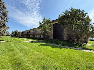 39 King Arthur Ct Unit 10, Northlake, IL 60164