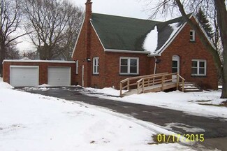 517 S East St, Earlville, IL 60518