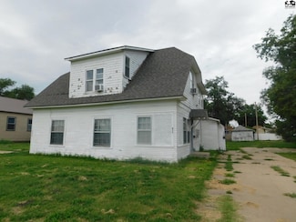620 W 13th Ave, Hutchinson, KS 67501