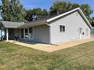 833 S 16th Ave, Freeport, IL 61032