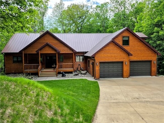 163 27 1 4 26 7 8 Ave, Cumberland, WI 54829