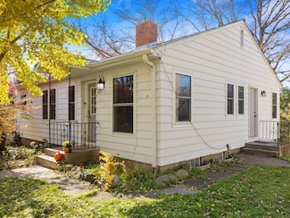 835 Mahtomedi Ave, Saint Paul, MN 55115