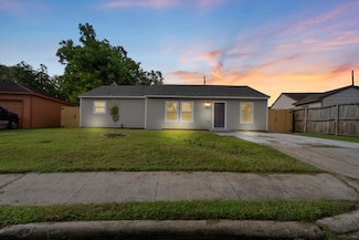 2202 Garvey Dr, Pasadena, TX 77506