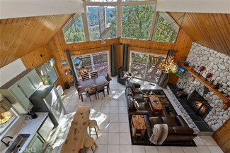 26561 Amador Ln, Lake Arrowhead, CA 92352
