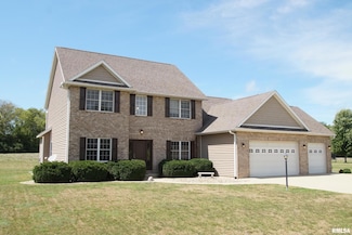 14005 N River Crest Dr, Chillicothe, IL 61523