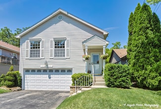 21312 W Spruce Rd, Lake Zurich, IL 60047