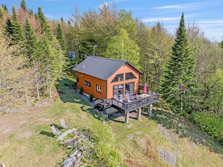 21 Mountain View Rd, Stewartstown, NH 03576