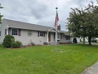 7 Circle Dr, Essex Junction, VT 05452