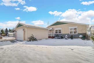 5027 E Woodland Dr, Knox, IN 46534