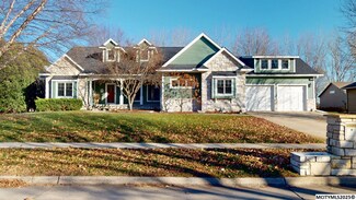 10 Deer Creek Ct, Mason City, IA 50401